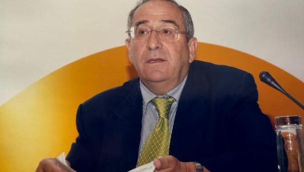 Μανώλης Πρωτονοτάριος