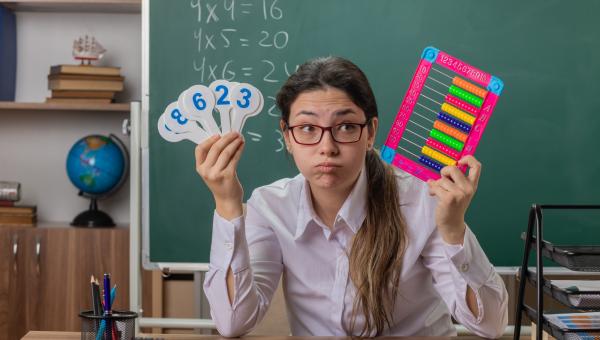 Εκπαιδευτικοι