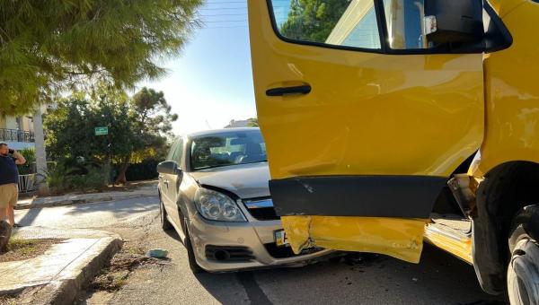 Τροχαίο με σχολικό λεωφορείο