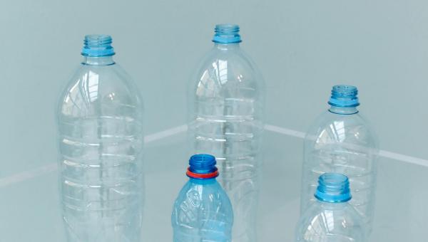 Μπουκάλια νερού