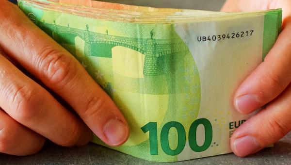 Επίδομα, λεφτά