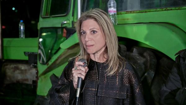 Στο μπλόκο της Νίκαιας η Μαρία Καρυστιανού