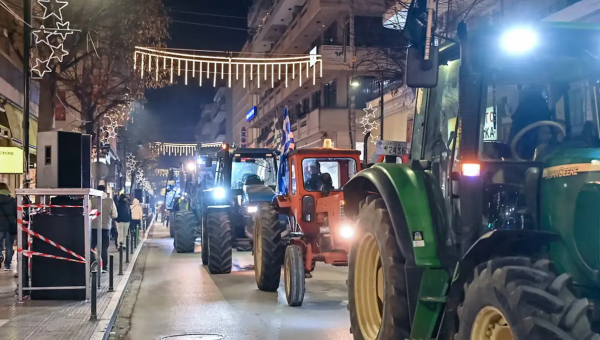 Αγροτικό μπλόκο με τρακτέρ