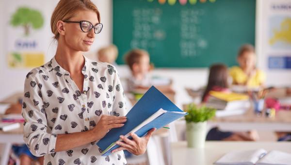 Σχολεία αναπληρωτές