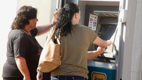 ATM, επιδόματα, voucher