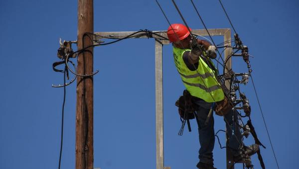 ΔΕΔΔΗΕ, ΔΕΗ, κολόνα, διακοπή ρεύματος