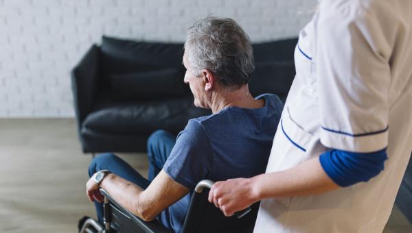 Φροντιστής ηλικιωμένου