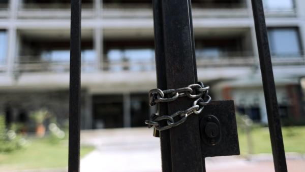 κλειστό σχολείο