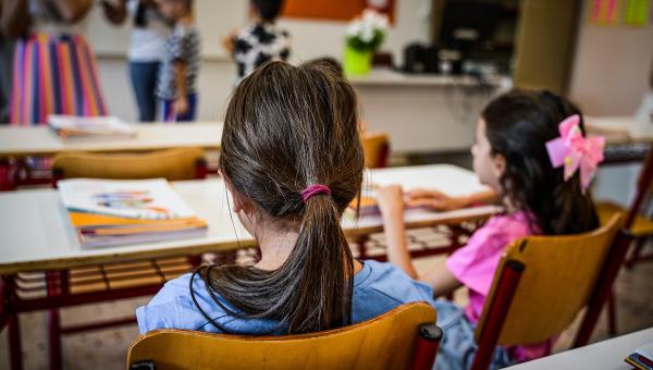 μαθητές σε σχολείο