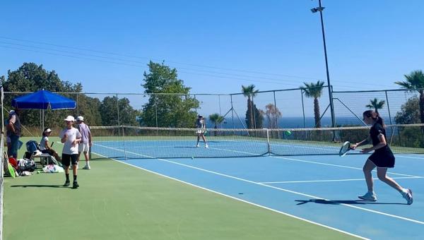 ΥΠΑΙΘΑ: Προκήρυξη Πανελλήνιων Αγώνων αντισφαίρισης για ΓΕΛ και ΕΠΑΛ