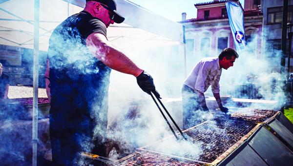 Τσικνοπέμπτη, σουβλάκια