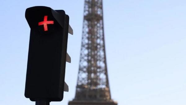 Φανάρι με κόκκινο σταυρό