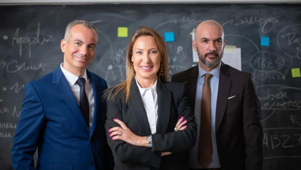 Νομικος συμπαραστατης