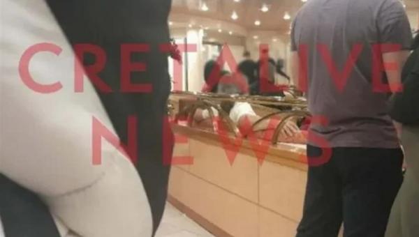 Άντρας εισέβαλε γυμνός σε καμπίνα μαθητριών