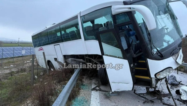 Τροχαίο με σχολικό λεωφορείο στη Φθιώτιδα