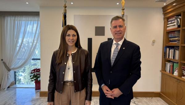 Συνάντηση εργασίας του Πρύτανη του Διεθνούς Πανεπιστημίου της Ελλάδος με την Υπουργό Παιδείας Θρησκευμάτων και Αθλητισμού