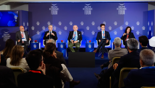 Από αριστερά, Γιώργος Νούνεσης, Διευθυντής, Εθνικό Συμβούλιο Έρευνας, Τεχνολογίας και Καινοτομίας - Άκης Σκέρτσος, Υπουργός Επικρατείας, Προεδρία της Κυβέρνησης - Ιωάννης Χατζηγεωργίου, Πρύτανης, Εθνικό Μετσόβιο Πολυτεχνείο, Ελλάδα - Yannis Assael, Research Scientis, Google DeepMind - Άννα Διαμαντοπούλου, Πρόεδρος, ΤΟ ΔΙΚΤΥΟ, Πρώην Επίτροπος της ΕΕ, Δίκτυο για τη Μεταρρύθμιση στην Ελλάδα και την Ευρώπη