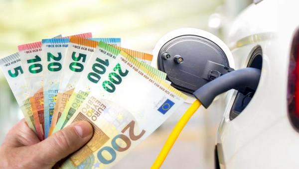 Επιδότηση για αγορά ηλεκτρικού αυτοκινήτου με το Κινούμαι Ηλεκτρικά 3