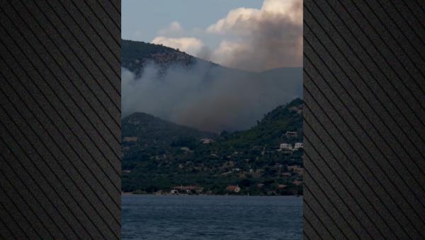Μεγάλη φωτιά τώρα στη Λίμνη Βουλιαγμένης στο Λουτράκι