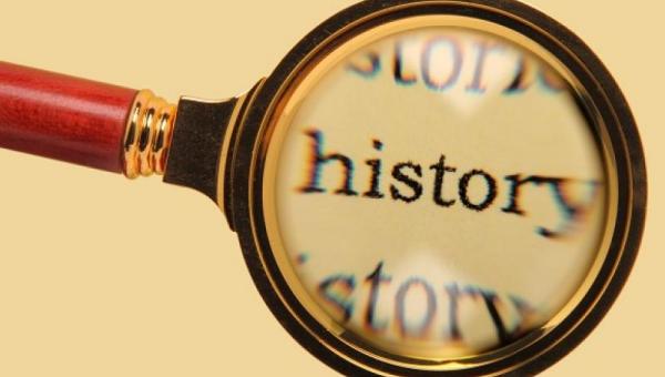 Τα μαθήματα ιστορίας στα σχολεία τα διδάσκουμε εμείς οι εκπαιδευτικοί και όχι οι πρεσβείες και οι κυβερνήσεις των ξένων χωρών