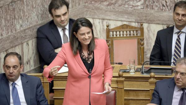 Απάντηση Ν. Κεραμέως στον Τσίπρα για το σύζυγό της και την Επιτροπή Ανταγωνισμού