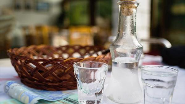 tsipouro.jpg