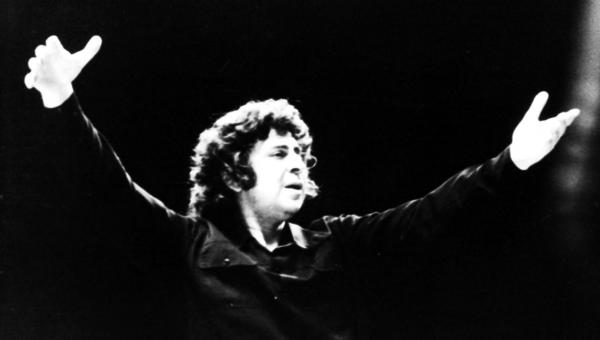 mikis-theodorakis.jpg