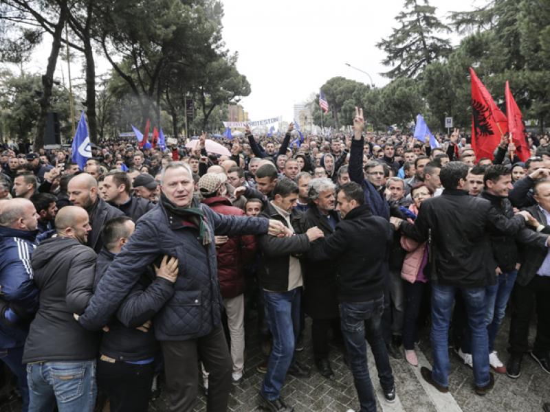 20-61739albaniaprotest.jpg