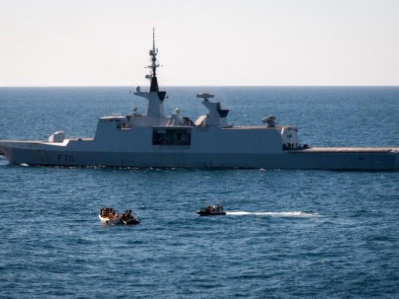 20130106_eu-naval-force-french-frigate-fs-surcouf-disrupts-whaler-630x418-623x393.jpg