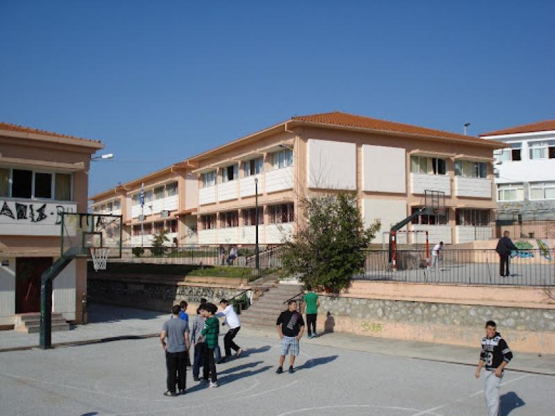 λυκειο ωραιοκαστρου.jpg