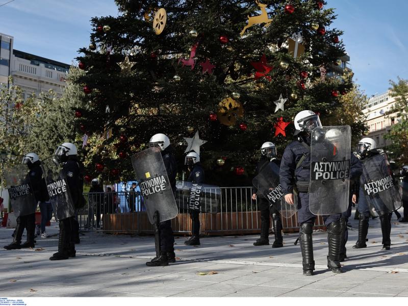 Χριστουγεννιάτικο δέντρο στο Σύνταγμα