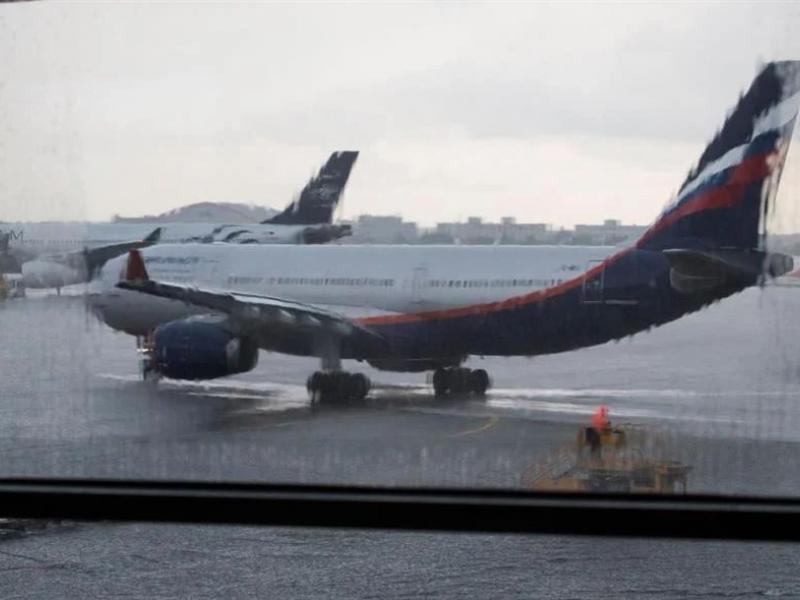 ρωσικό αεροπλάνο, πτήση, αεροδρόμιο