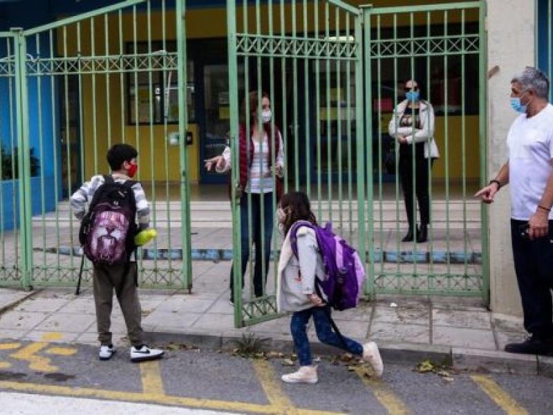 σχολικοί νοσηλευτές.jpg