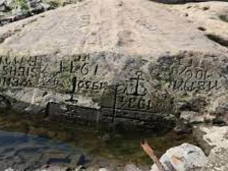 οι πετρες της πείνας.jpg