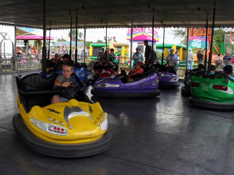 Συγκρουόμενα αυτοκινητάκια σε λούνα παρκ