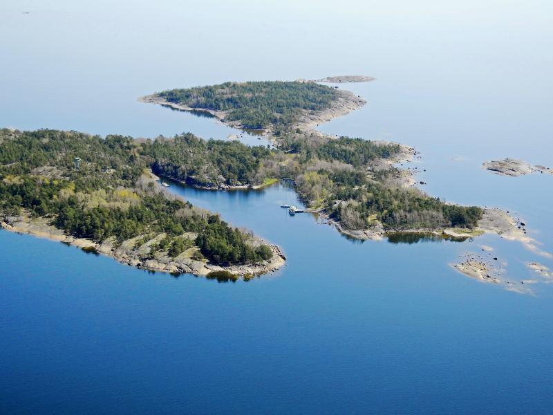 Το πρώτο νησί χωρίς κινητά: Ο τουριστικός προορισμός που «απαγορεύει» τα τηλέφωνα