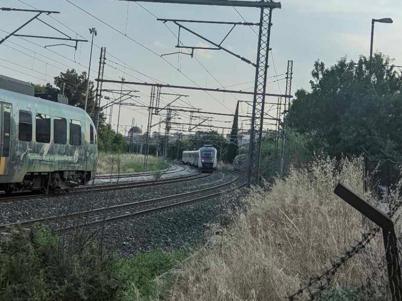 Νέα σιδηροδρομική τραγωδία αποφεύχθηκε την τελευταία στιγμή: Δύο τρένα βρέθηκαν στην ίδια γραμμή