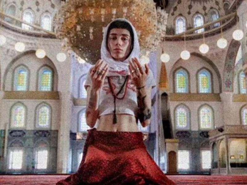 Φωτογράφηση μοντέλου σε τζαμί