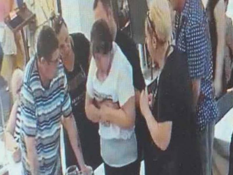 Διάσωση από σερβιτόρο