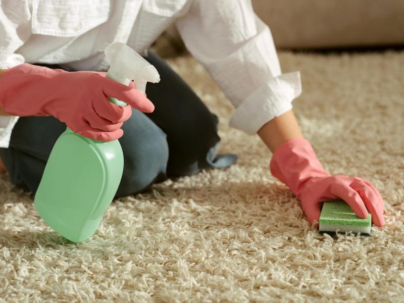 Λεκέδες στο χαλί