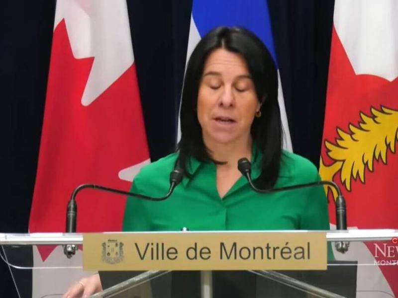 Σοκαριστικό βίντεο από τη στιγμή που δήμαρχος καταρρέει σε ομιλία