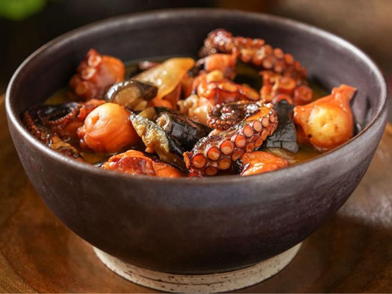 Χταπόδι με μελιτζάνες