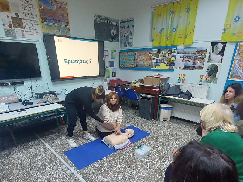 Το Πανεπιστήμιο Πατρών εκπαιδεύει το Δημοτικό Σχολείο Καμινίων και το Νηπιαγωγείο Τσουκαλαιϊκων