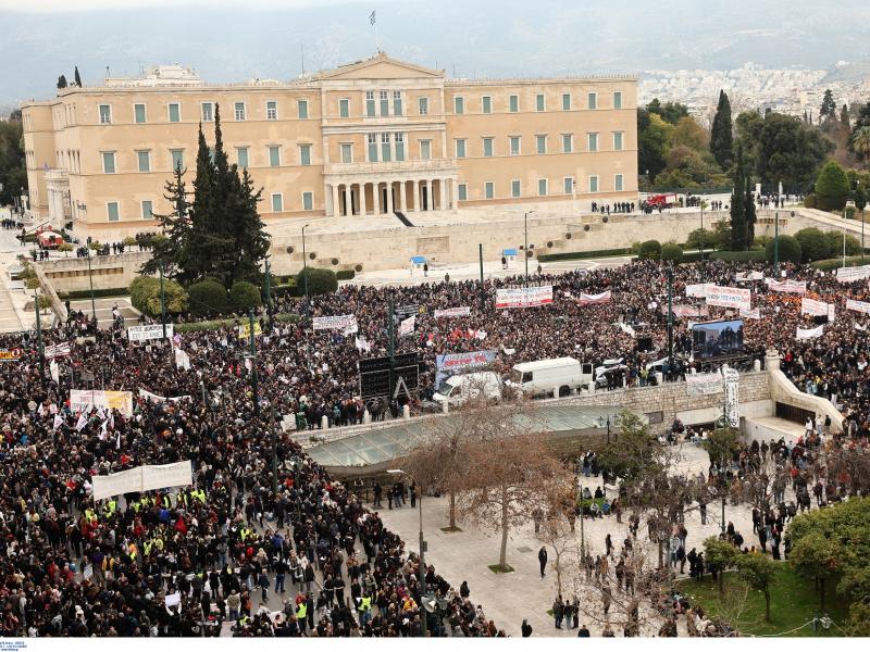 Συλλαλητήριο για τα Τέμπη στο Σύνταγμα