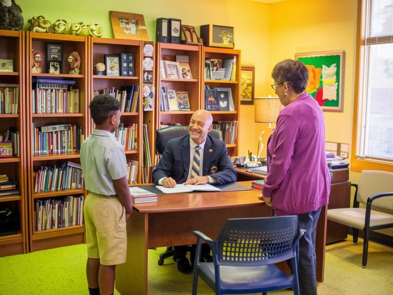 dieuthintis sxoleiouo