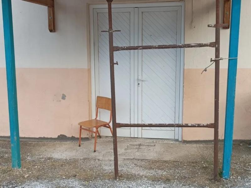 Υπόστεγο σχολείου στη Θάσο