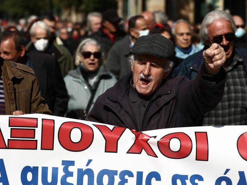 συνταξιουχοι