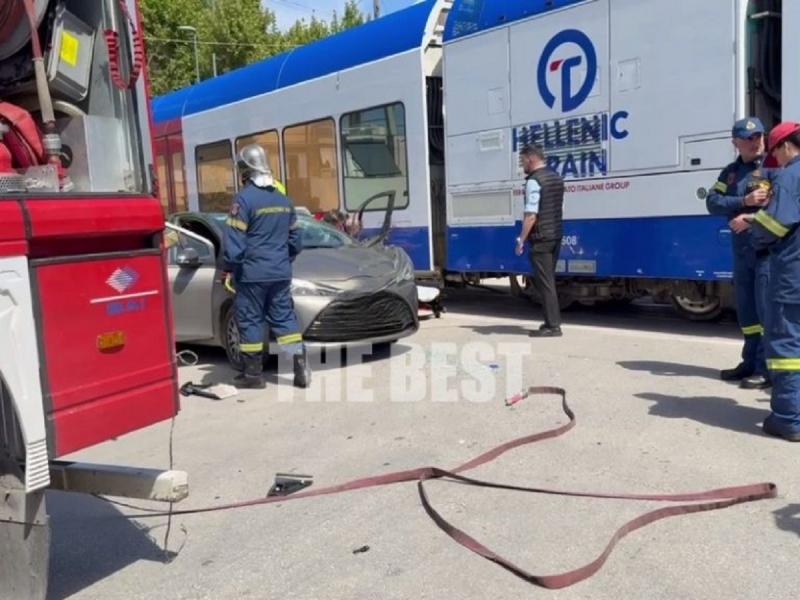 Τρένο συγκρούστηκε με αυτοκίνητο στην Πάτρα