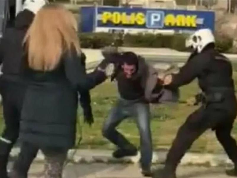 Ο 34χρονος που συνελήφθη για την ένταση στην Πολυτεχνειούπολη είχε πέσει θύμα άγριας αστυνομικής βίας στη Νέα Σμύρνη