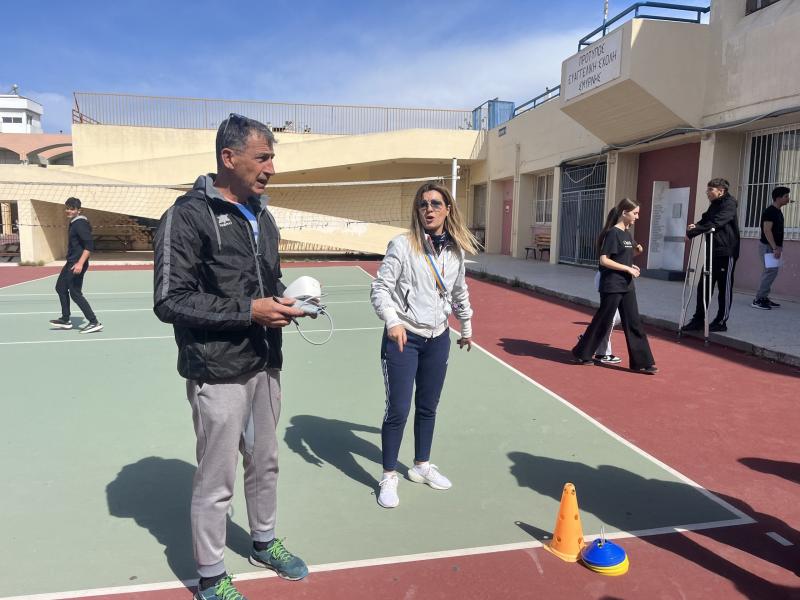 καθηγητής φυσικής αγωγής σε σχολείο